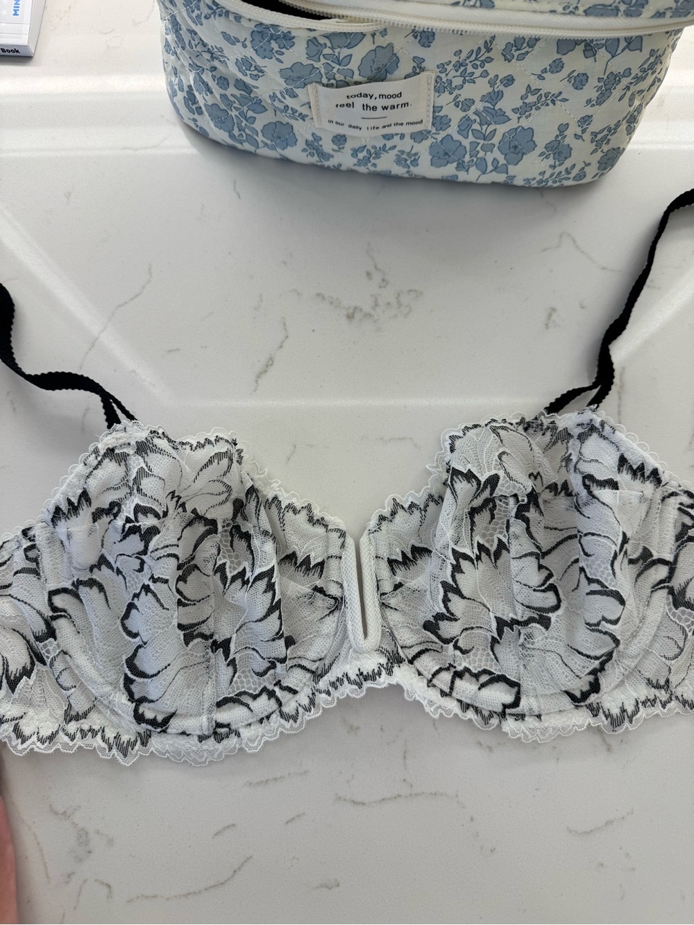 Auden Lace Underwire Bra in White and Black